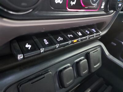 2016 GMC Sierra 2500 Denali CREW CAB DIESEL - Photo 40 - Rochelle, IL 61068