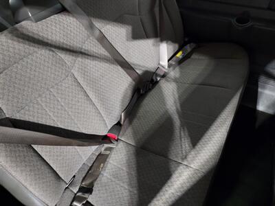 2017 Chevrolet Express LT 3500  15 passenger - Photo 32 - Rochelle, IL 61068