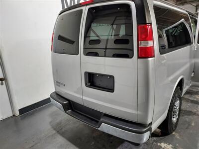 2017 Chevrolet Express LT 3500  15 passenger - Photo 10 - Rochelle, IL 61068