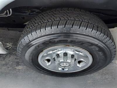 2017 Chevrolet Express LT 3500  15 passenger - Photo 33 - Rochelle, IL 61068