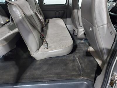 2017 Chevrolet Express LT 3500  15 passenger - Photo 17 - Rochelle, IL 61068