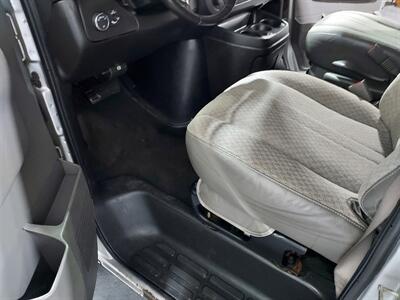 2017 Chevrolet Express LT 3500  15 passenger - Photo 11 - Rochelle, IL 61068