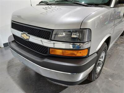 2017 Chevrolet Express LT 3500  15 passenger - Photo 5 - Rochelle, IL 61068