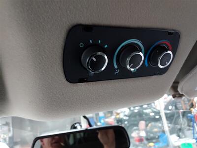 2017 Chevrolet Express LT 3500  15 passenger - Photo 27 - Rochelle, IL 61068