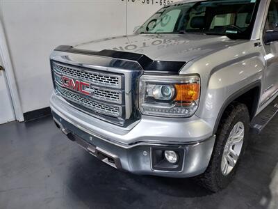 2015 GMC Sierra 1500 SLT   - Photo 9 - Rochelle, IL 61068
