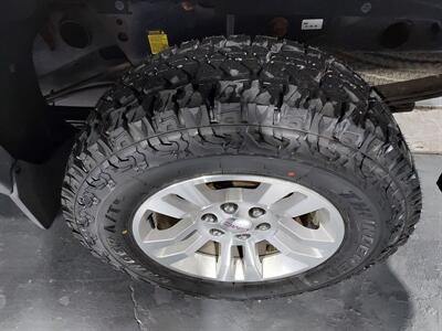 2015 GMC Sierra 1500 SLT   - Photo 35 - Rochelle, IL 61068