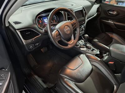 2020 Jeep Cherokee Latitude Plus 4WD   - Photo 11 - Rochelle, IL 61068