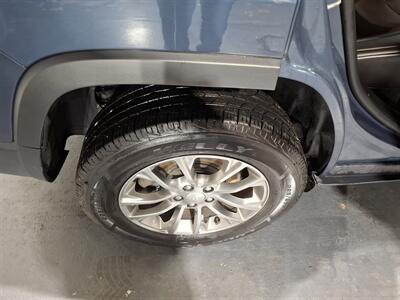 2020 Jeep Cherokee Latitude Plus 4WD   - Photo 18 - Rochelle, IL 61068