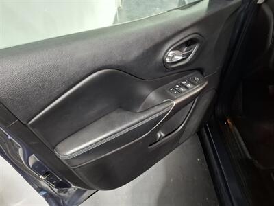 2020 Jeep Cherokee Latitude Plus 4WD   - Photo 21 - Rochelle, IL 61068