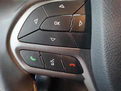 2020 Jeep Cherokee Latitude Plus 4WD   - Photo 27 - Rochelle, IL 61068
