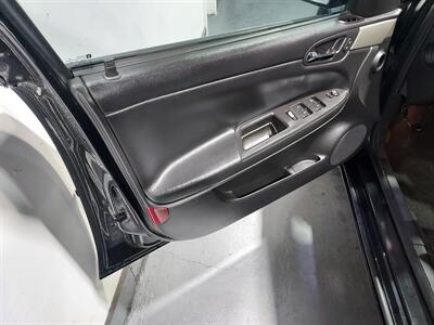 2008 Chevrolet Impala SS  SEDAN - Photo 16 - Rochelle, IL 61068