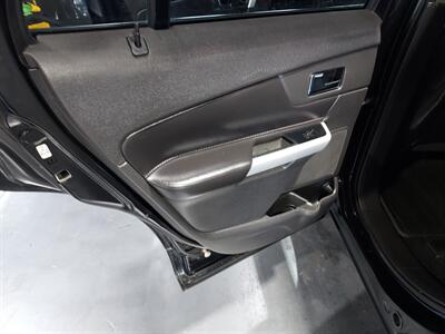 2013 Ford Edge SEL  AWD WITH LEATHER - Photo 17 - Rochelle, IL 61068