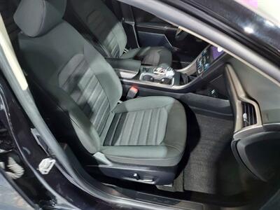 2020 Ford Fusion SE  awd - Photo 11 - Rochelle, IL 61068