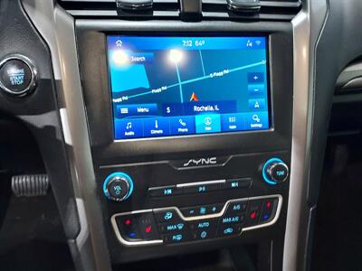 2020 Ford Fusion SE  awd - Photo 21 - Rochelle, IL 61068