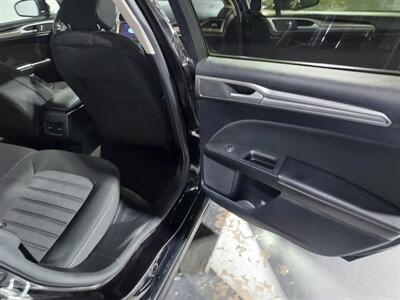 2020 Ford Fusion SE  awd - Photo 13 - Rochelle, IL 61068