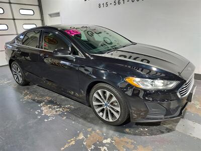 2020 Ford Fusion SE  awd - Photo 7 - Rochelle, IL 61068