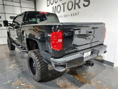 2018 Chevrolet Silverado 2500 LT  CREW CAB DIESEL - Photo 10 - Rochelle, IL 61068