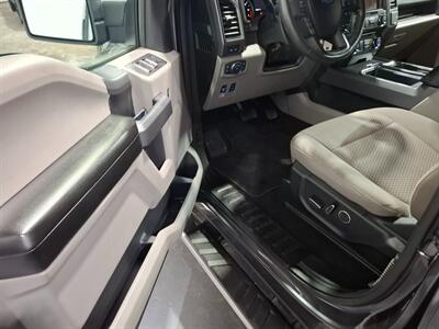 2018 Ford F-150 XLT FX4 CREW CAB 4X4 - Photo 23 - Rochelle, IL 61068