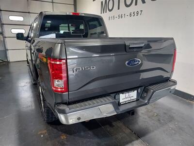 2016 Ford F-150 XLT FX4  CREW CAB 4X4 5.0 - Photo 10 - Rochelle, IL 61068