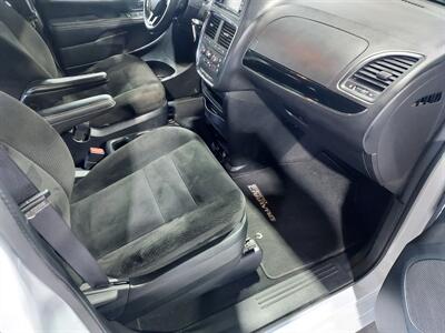 2016 Dodge Grand Caravan SE PLUS   - Photo 15 - Rochelle, IL 61068