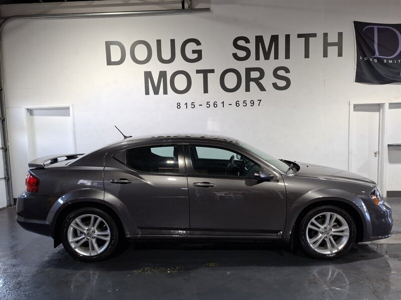 2014 Dodge Avenger SE  SEDAN - Photo 1 - Rochelle, IL 61068