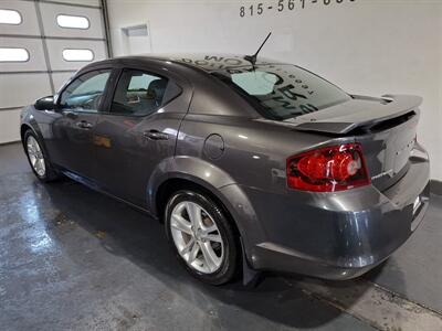 2014 Dodge Avenger SE SEDAN - Photo 4 - Rochelle, IL 61068