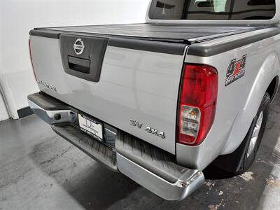 2012 Nissan Frontier SV  CREW CAB V6 4x4 - Photo 10 - Rochelle, IL 61068