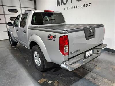2012 Nissan Frontier SV  CREW CAB V6 4x4 - Photo 6 - Rochelle, IL 61068
