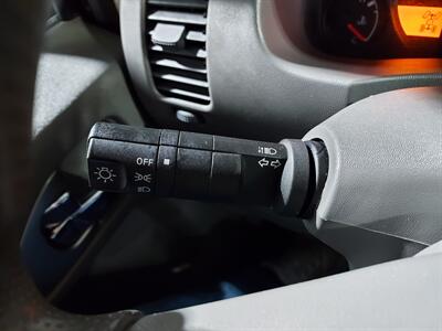 2012 Nissan Frontier SV  CREW CAB V6 4x4 - Photo 34 - Rochelle, IL 61068