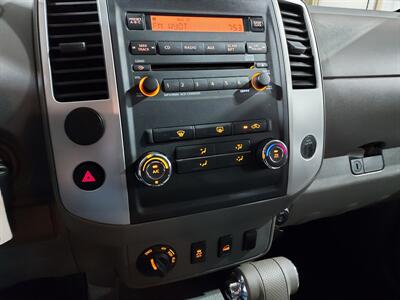 2012 Nissan Frontier SV  CREW CAB V6 4x4 - Photo 29 - Rochelle, IL 61068