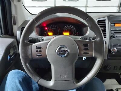 2012 Nissan Frontier SV  CREW CAB V6 4x4 - Photo 35 - Rochelle, IL 61068