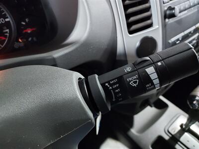 2012 Nissan Frontier SV  CREW CAB V6 4x4 - Photo 36 - Rochelle, IL 61068