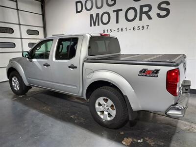 2012 Nissan Frontier SV  CREW CAB V6 4x4 - Photo 7 - Rochelle, IL 61068