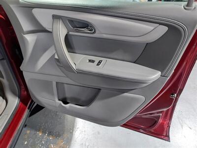 2016 Chevrolet Traverse LT  3 ROW AWD - Photo 19 - Rochelle, IL 61068