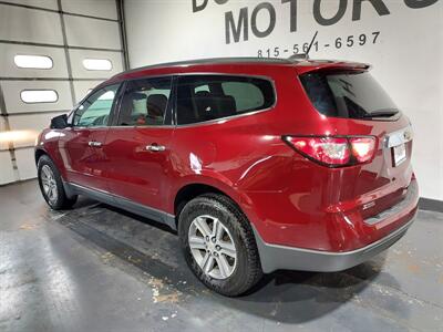 2016 Chevrolet Traverse LT  3 ROW AWD - Photo 8 - Rochelle, IL 61068