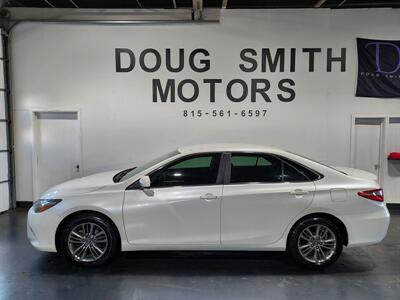 2017 Toyota Camry SE   - Photo 2 - Rochelle, IL 61068