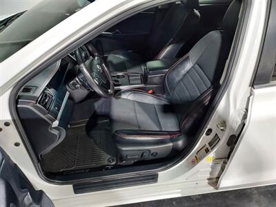 2017 Toyota Camry SE   - Photo 14 - Rochelle, IL 61068
