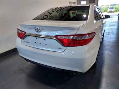 2017 Toyota Camry SE   - Photo 7 - Rochelle, IL 61068