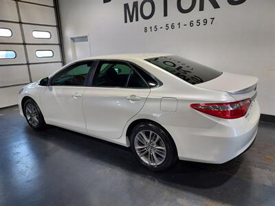 2017 Toyota Camry SE   - Photo 6 - Rochelle, IL 61068