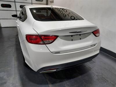 2015 Chrysler 200 S  AWD WITH LEATHER - Photo 9 - Rochelle, IL 61068