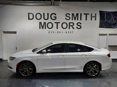 2015 Chrysler 200 S  AWD WITH LEATHER - Photo 2 - Rochelle, IL 61068