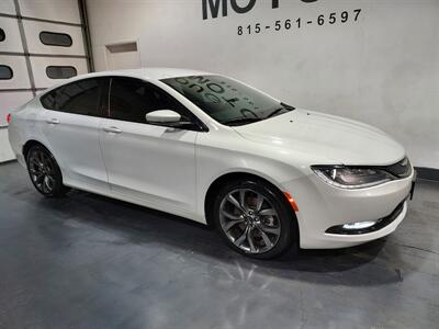 2015 Chrysler 200 S  AWD WITH LEATHER - Photo 3 - Rochelle, IL 61068