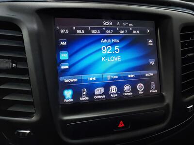 2015 Chrysler 200 S  AWD WITH LEATHER - Photo 17 - Rochelle, IL 61068