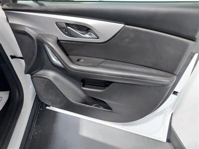 2022 Chevrolet Blazer 2 LT  AWD - Photo 17 - Rochelle, IL 61068