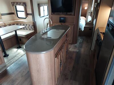 2014 Cruiser RV FUNFINDER 233RB   - Photo 13 - Rochelle, IL 61068