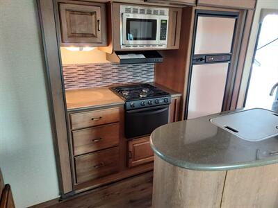 2014 Cruiser RV FUNFINDER 233RB   - Photo 16 - Rochelle, IL 61068