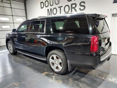 2018 Chevrolet Suburban Premier   - Photo 3 - Rochelle, IL 61068