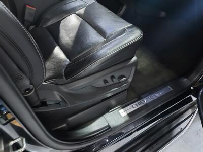 2018 Chevrolet Suburban Premier  4X4 - Photo 9 - Rochelle, IL 61068