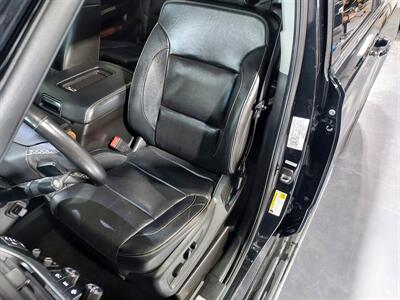 2018 Chevrolet Suburban Premier  4X4 - Photo 6 - Rochelle, IL 61068