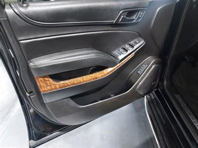 2018 Chevrolet Suburban Premier  4X4 - Photo 14 - Rochelle, IL 61068